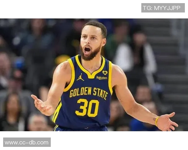 库里再现神奇表现让人惊叹这下真的是不得不为他喝彩了 库里再现神奇表现让人惊叹这下真的是不得不为他喝彩了