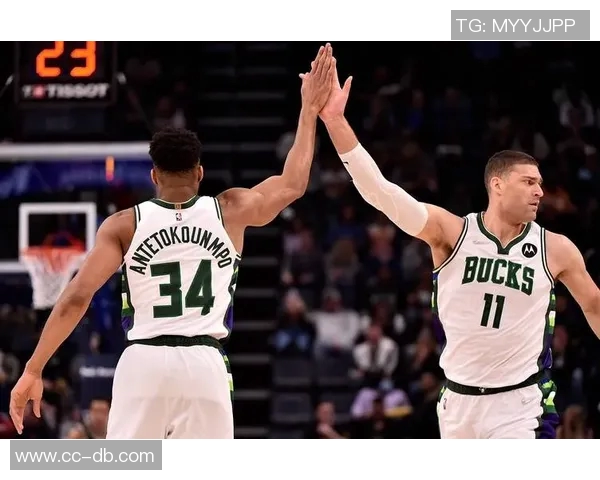 雄鹿季前赛对决热火字母哥缺阵里弗斯确认球队调整策略 雄鹿季前赛对决热火字母哥缺阵里弗斯确认球队调整策略