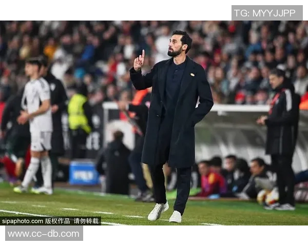 安切洛蒂亲临马拉卡纳球场考察巴西新星球员展现对人才的关注与期待